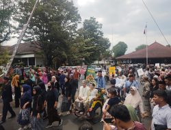 Banyumas Mantu Nikahkan 30 Pasangan Pengantin Gratis, Tertua 63 Tahun