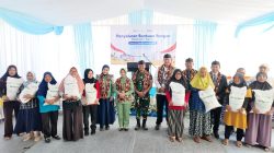 Bulog Salurkan 48,87 Ton Beras Bantuan untuk 1.629 Warga Cilacap