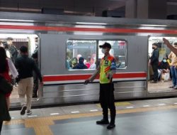 Dampak Abu Vulkanik Gunung Anak Krakatau, Perjalanan Kereta dan Pesawat Terganggu