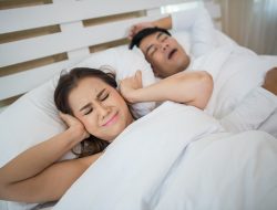10 Cara Menghilangkan Ngorok Saat Tidur Secara Alami, Bisa Dicoba di Rumah