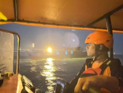KMN Maju Setia 17 Mati Mesin dan Kandas di Karangbolong, 11 Awak Selamat Dievakuasi