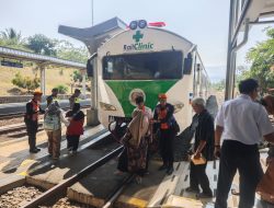 HUT ke-81 KAI, Rail Clinic Buka Pengobatan Gratis di Stasiun Bumiayu
