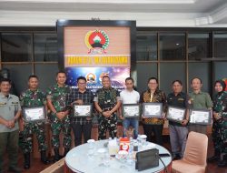 Danrem 071/Wijayakusuma Serahkan Hadiah Lomba Konten Kreatif dan Jurnalistik HUT ke-65