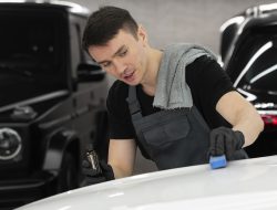 4 Cara Membedakan Cat Mobil Ori dan Siraman Ulang