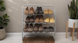 6 Cara Menghilangkan Bau Sepatu dan Kaki agar Tetap Segar