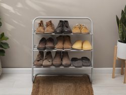 6 Cara Menghilangkan Bau Sepatu dan Kaki agar Tetap Segar