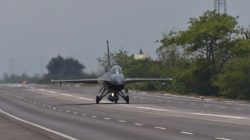 4 Pesawat Tempur TNI AU Uji Coba Mendarat di Tol Pasuruan–Probolinggo
